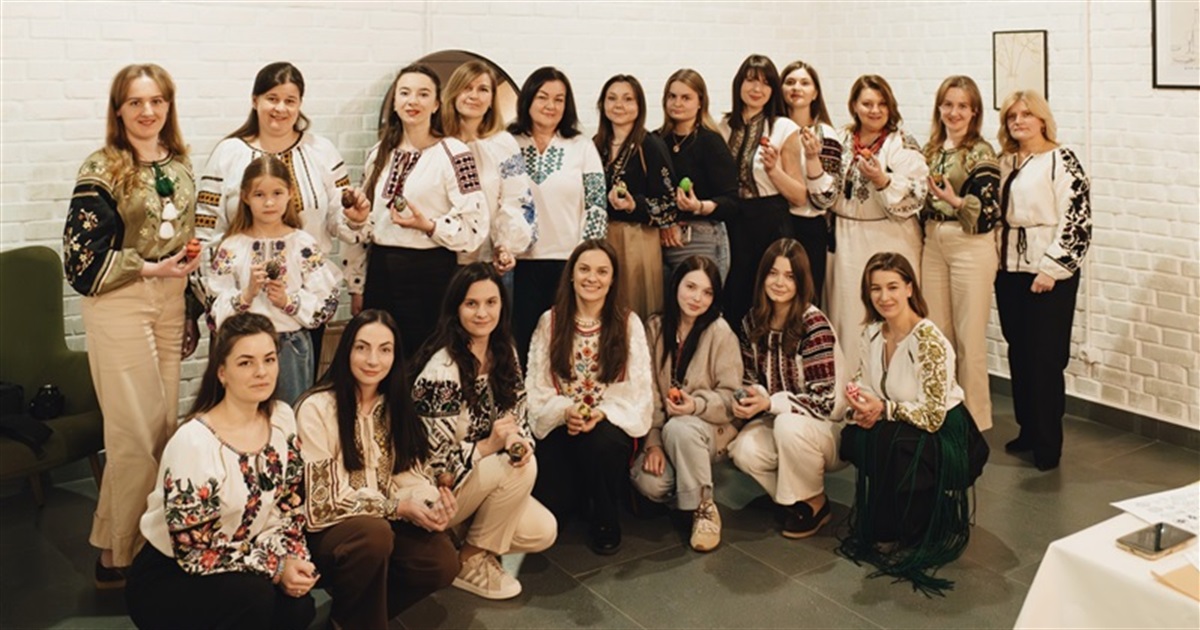 TVORY і відпочивай душею: у Чорткові відбувся майстер-клас з писанкарства