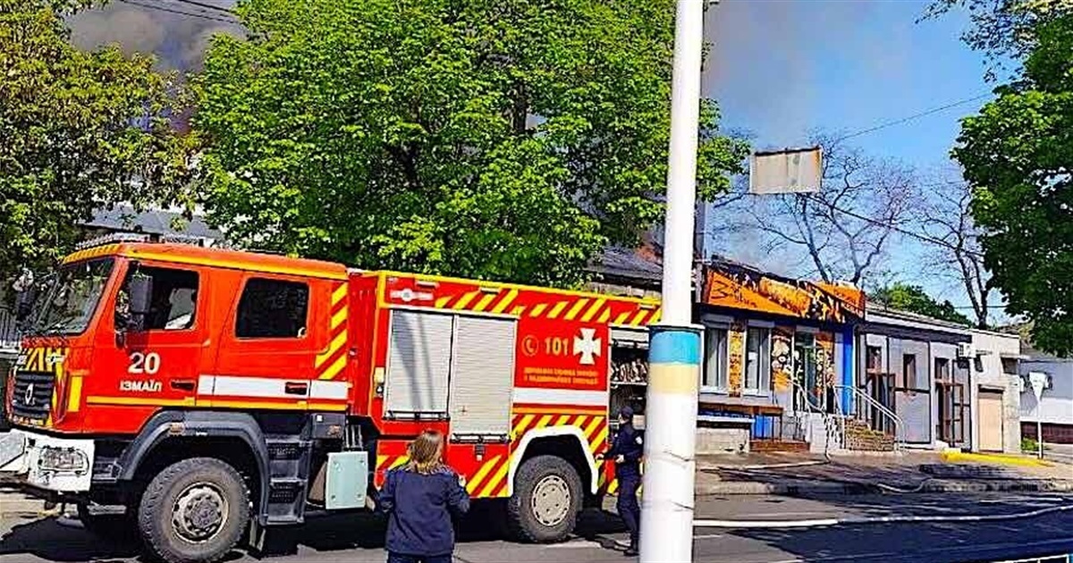 В Ізмаїлі палають кафе «Zeytun» та «Chin Chin»: рятувальники боряться з вогнем