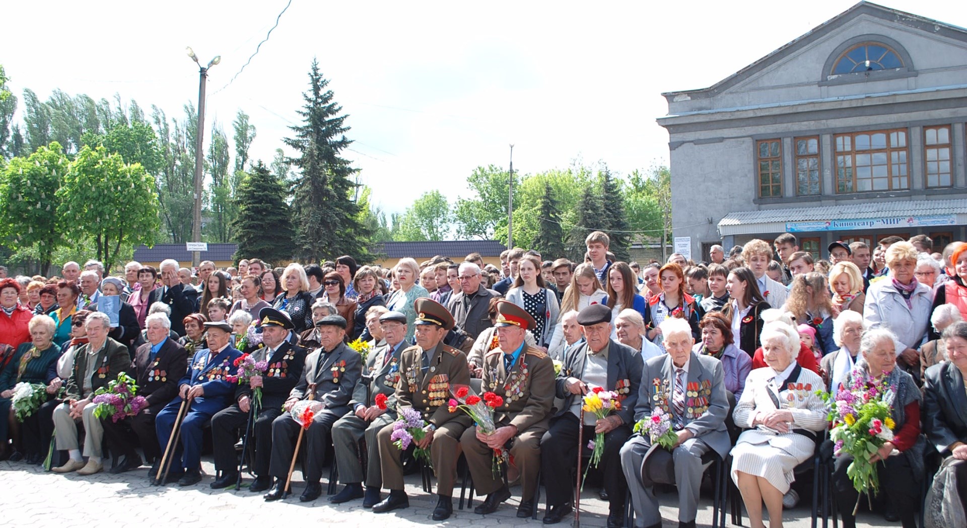 День Победы в Покровске: молебен, митинг, фронтовые «сто грамм» 