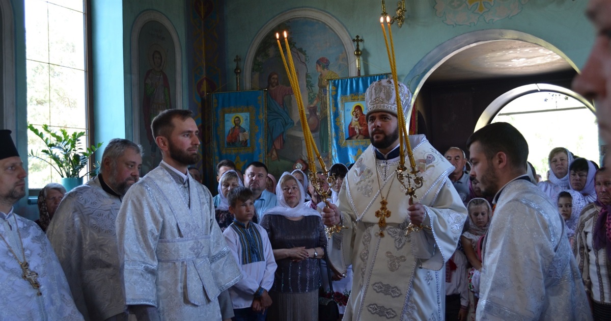 У Заболоттівському храмі ПЦУ провели першу україномовну літургію. Її очолив Архієпископ Іларіон