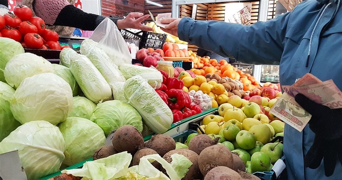 Ціни на ринку у Звягелі цієї неділі: овочі, фрукти, молоко та м’ясо