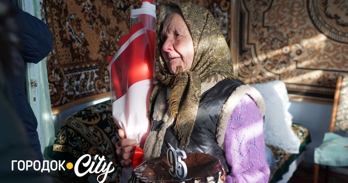 «Моторна бабуся»: найстарша жителька села Стара Пісочна Лідія Шалашова відзначила 95-річчя