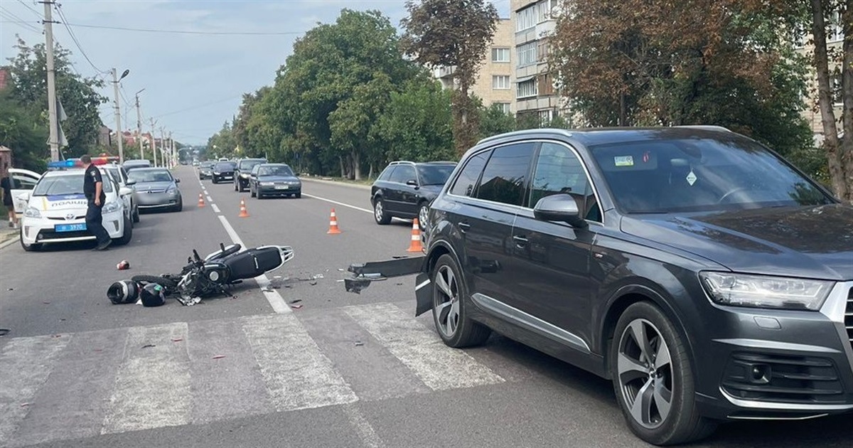 Поліцейські розслідують обставини ДТП у Кіцмані, в якій травмувалися двоє буковинців