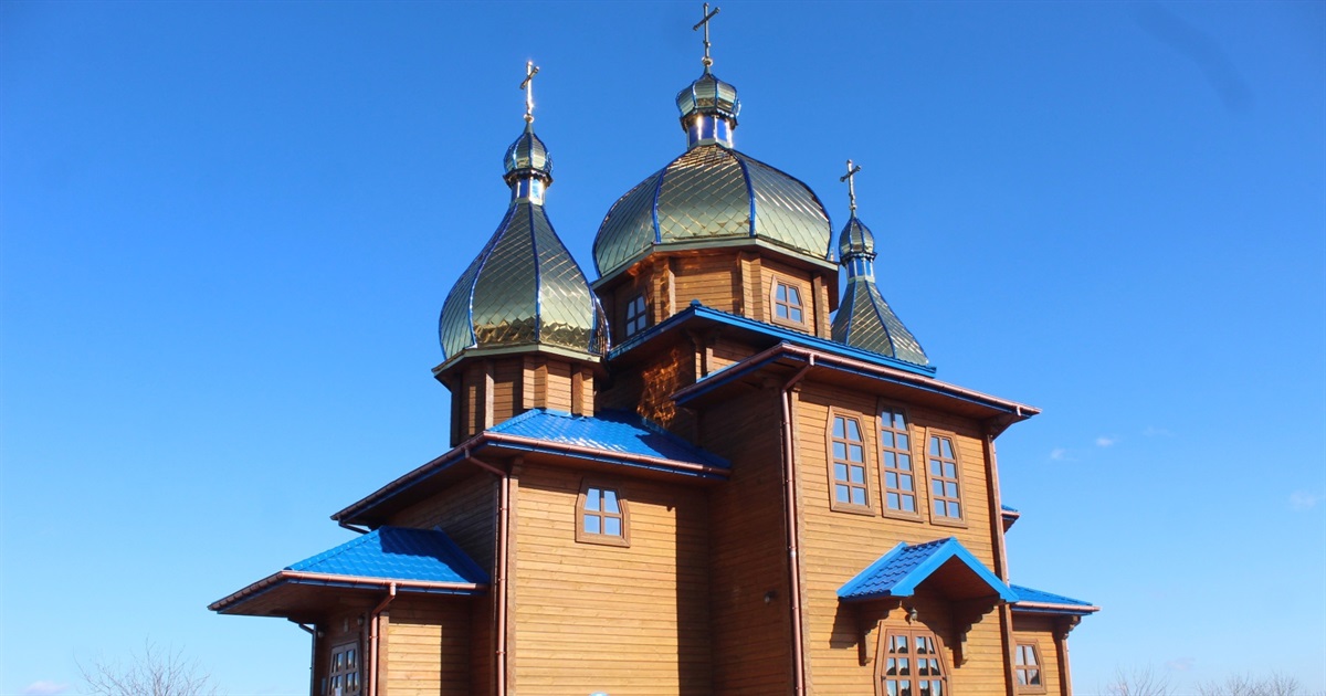 Розбомбили, а потім спалили. Як зараз виглядає Храм Миколая чудотворця у Волновасі. Фото