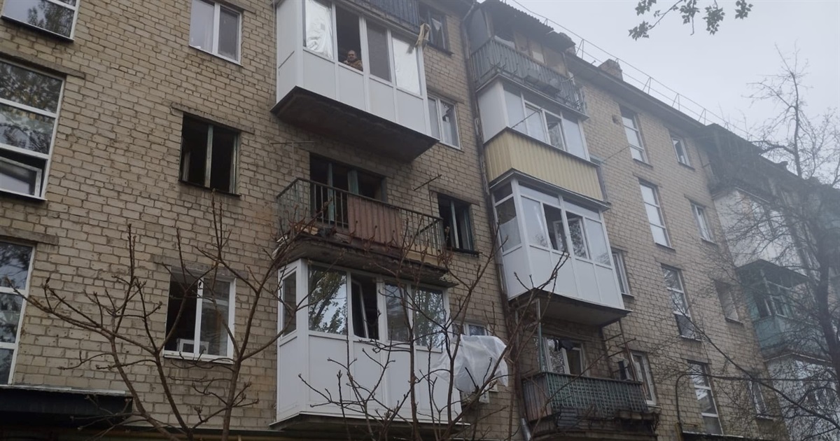 Половина багатоповерхівок пошкоджена, 1000 евакуйованих за тиждень. Що відбувається зі Слов'янськом