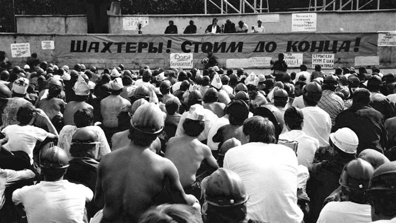Голодовки, походы на Киев, самосожжение. Изучаем 30-летнюю хронику протестов шахтеров Донбасса