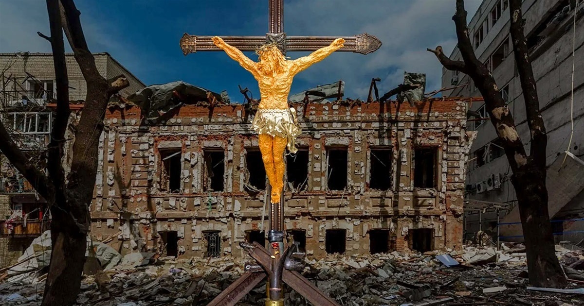 До Кагарлика і Ржищева привезуть композицію Хрест Миру із Золотим Розп'яттям: коли її можна побачити