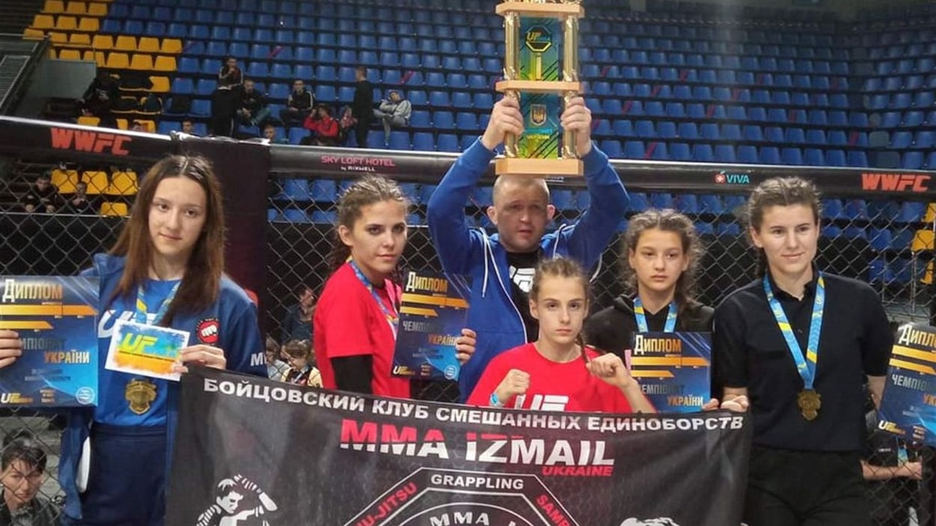 Измаильские амазонки взяли золото и серебро на чемпионате Украины по ММА (видео)