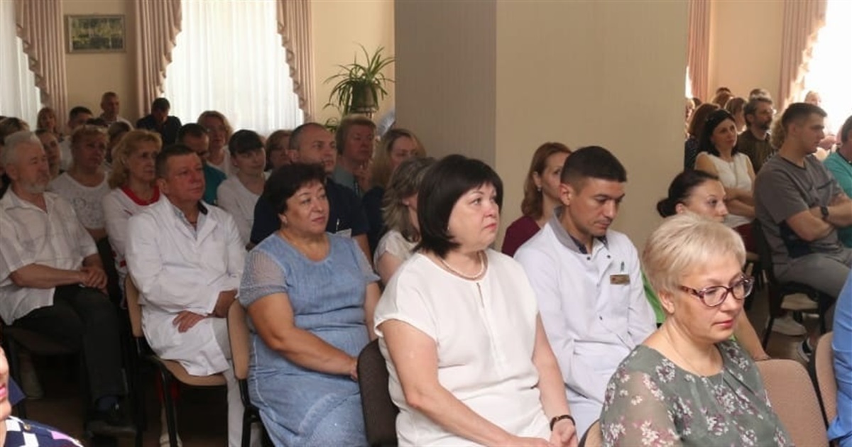 Чернігівських медиків з нагоди професійного свята привітали представники обласної влади