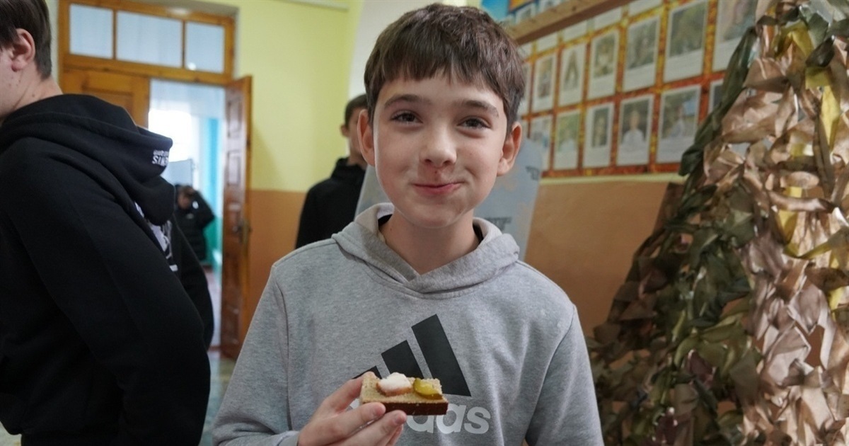 З салом, посмішками та гарним настроєм: у Городоцькому ліцеї відзначили День української писемності