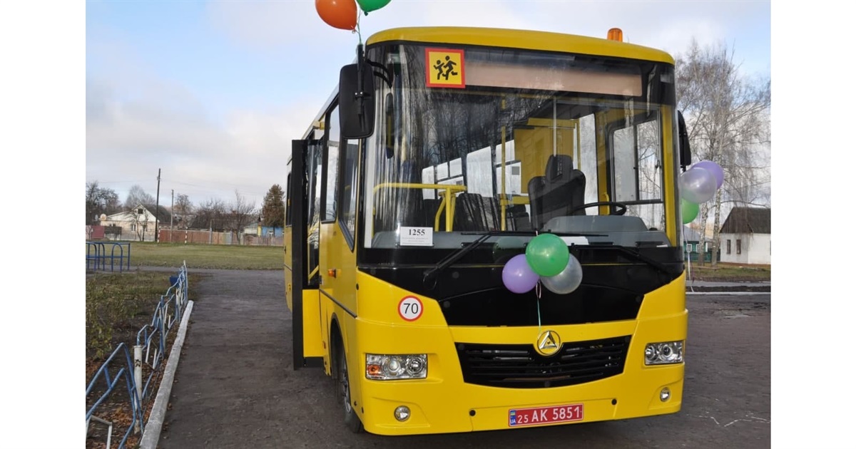 З 14 нових шкільних автобусів – два поїхали на Білопільщину!