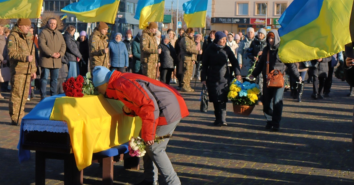 Повернувся «на щиті» після 2,5 року невідомості: Сарни попрощалися з Вадимом Шкредом