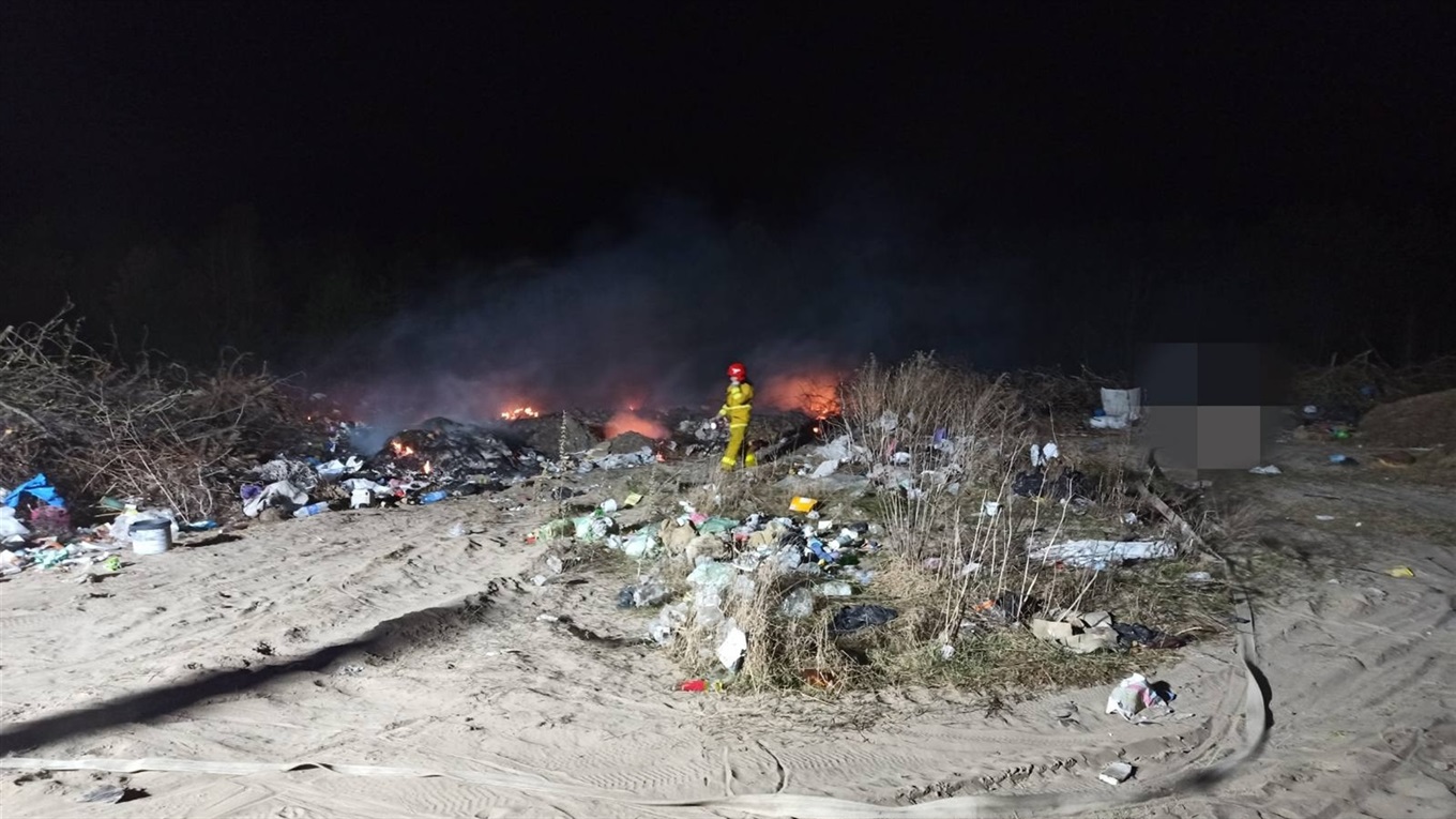 5 квітня у Заболотті на великій площі горіло сміття, а в Білому вогонь знищив 7 тонн кормів