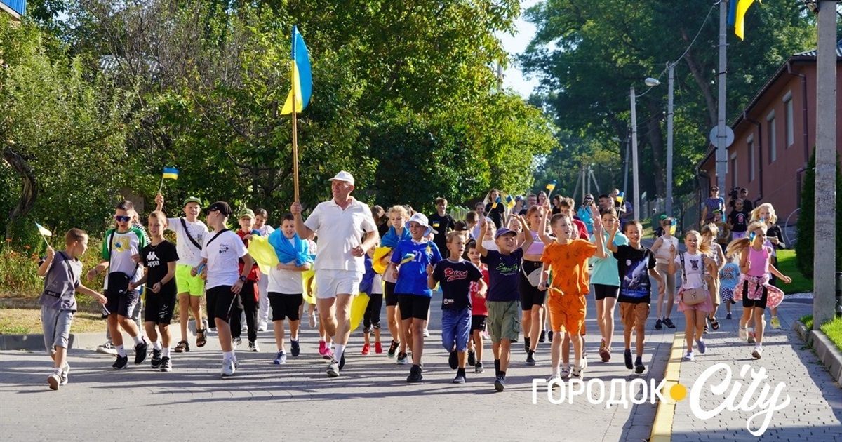 «Шаную воїнів, біжу за Героїв України». Городоччани долучилися до Всеукраїнської патріотичної акції
