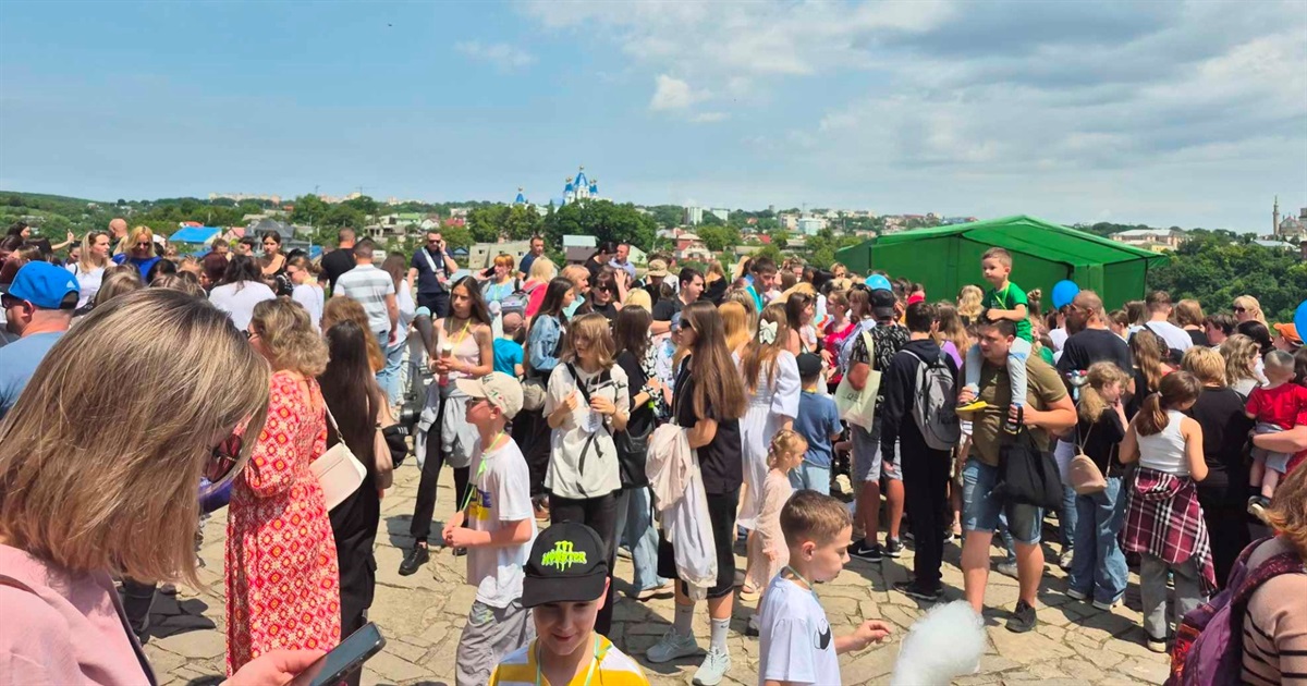 На Хмельниччині відбувся Фестиваль дитинства: на свято запросили дітей Старокостянтинівської громади