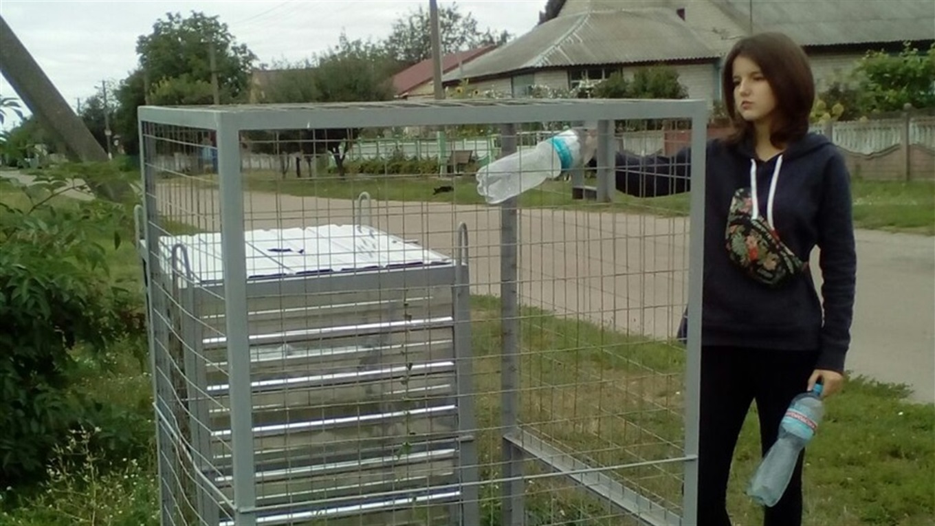 У Великих Пріцьках встановили контейнери для роздільного збору відходів