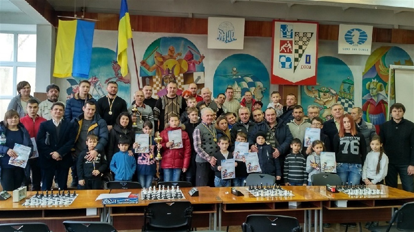 В Мелитополе к 100-летию Соборности Украины провели турнир шахматных династий
