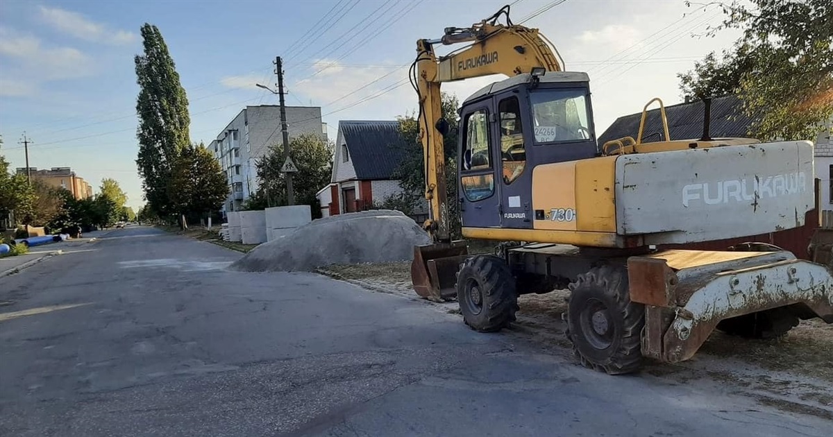 У Звягелі на вул. Лесі Українки розпочали реконструкцію каналізаційної мережі: деталі від водоканалу
