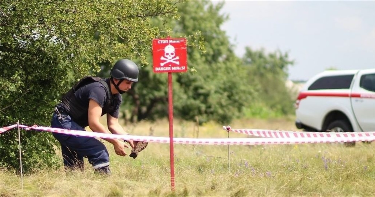 Звягельські рятувальники застерігають: "Вибухонебезпечні предмети становлять смертельну загрозу"