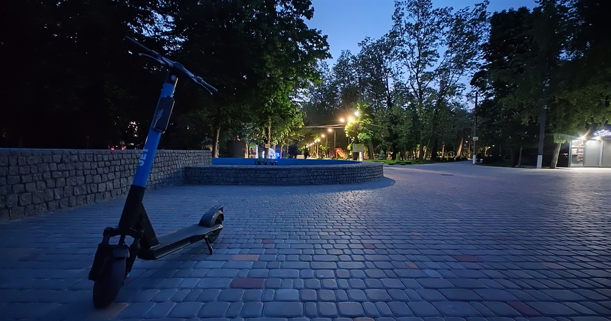 Магія вечорового парку: травневий фотоальбом із Первомайська