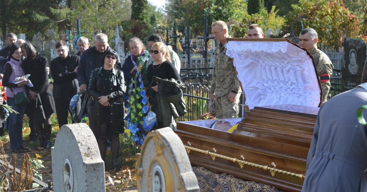 У Переяславі поховали захисника з Маріуполя Віталія Пасечніка, йому було 28 років