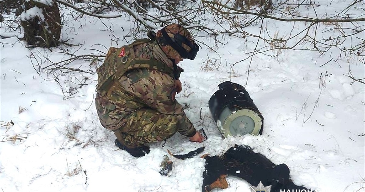На Житомирщині щодня знешкоджують нерозірвані елементи російських ракет і безпілотників