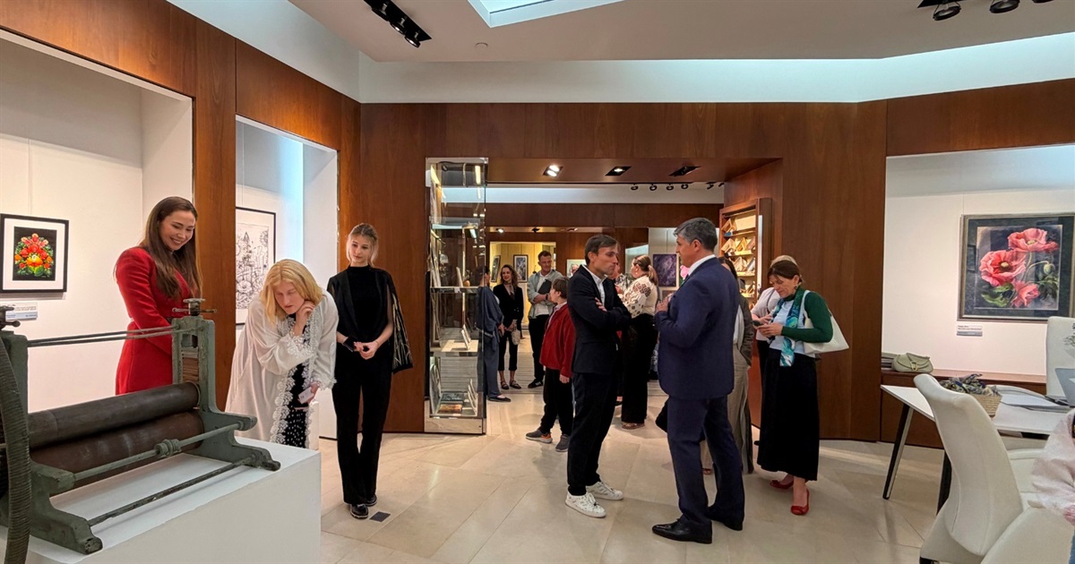 Мистецтво як мова єдності: виставка «Echoes in Colors» в Абу-Дабі