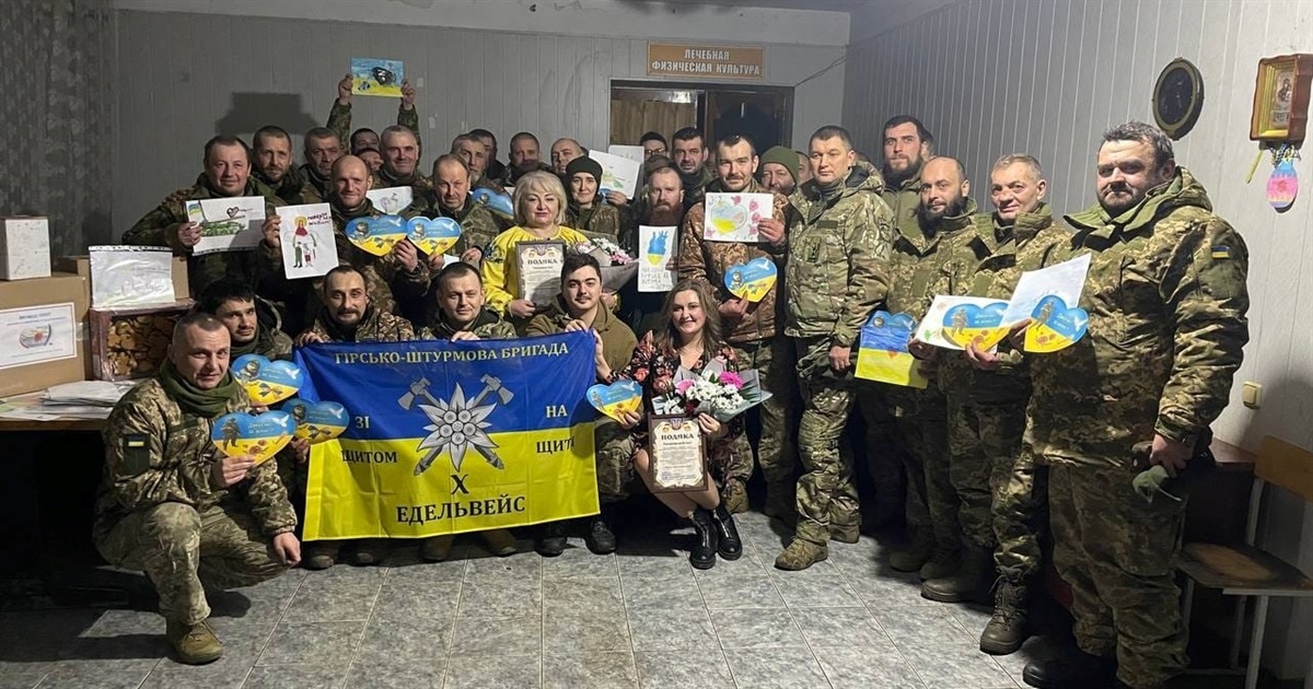 "Ці зустрічі завжди зворушливі": Зоя Тимченко, Віктор Бутко та Інна Лисаківська відвідали бійців ЗСУ
