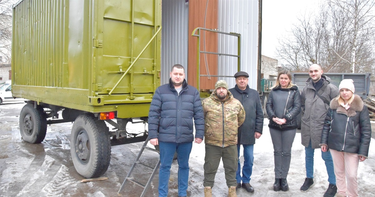 Жмеринчани передали банно-пральний комплекс для бійців 59 бригади