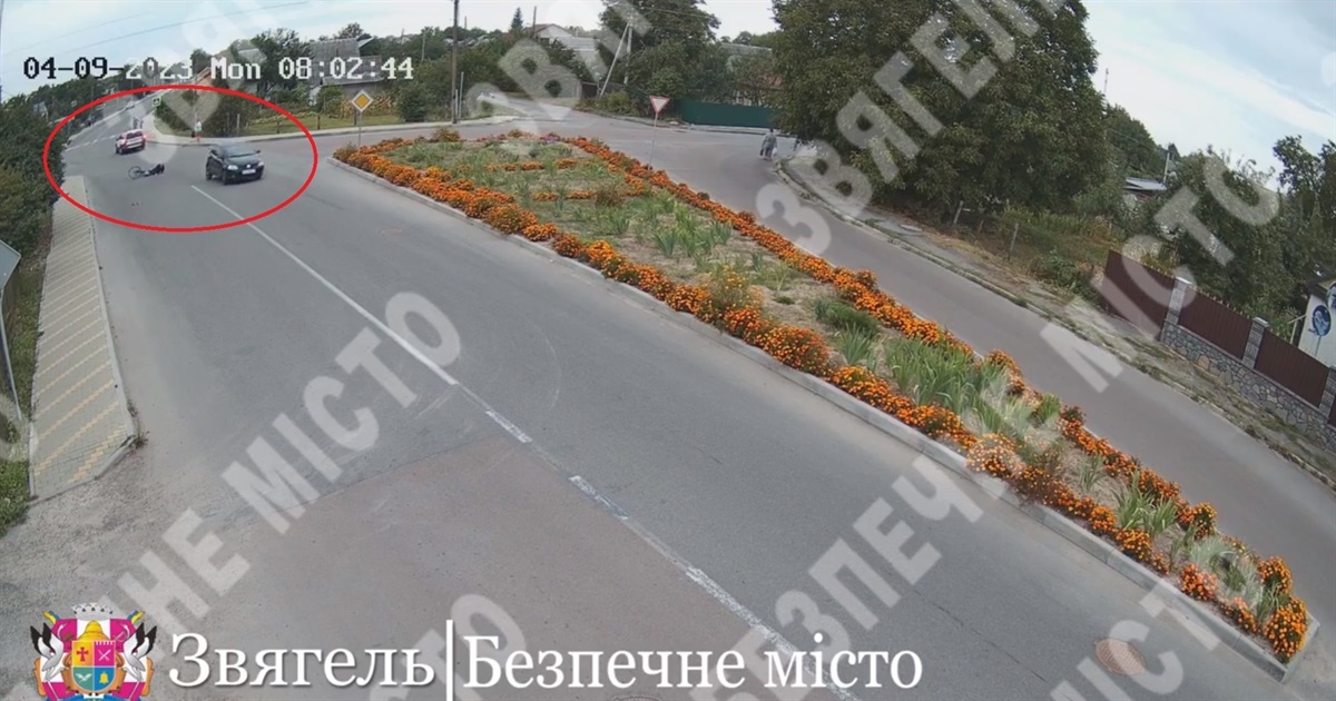 Невдалі повороти: камери відеоспостереження громади зафіксували дві ДТП
