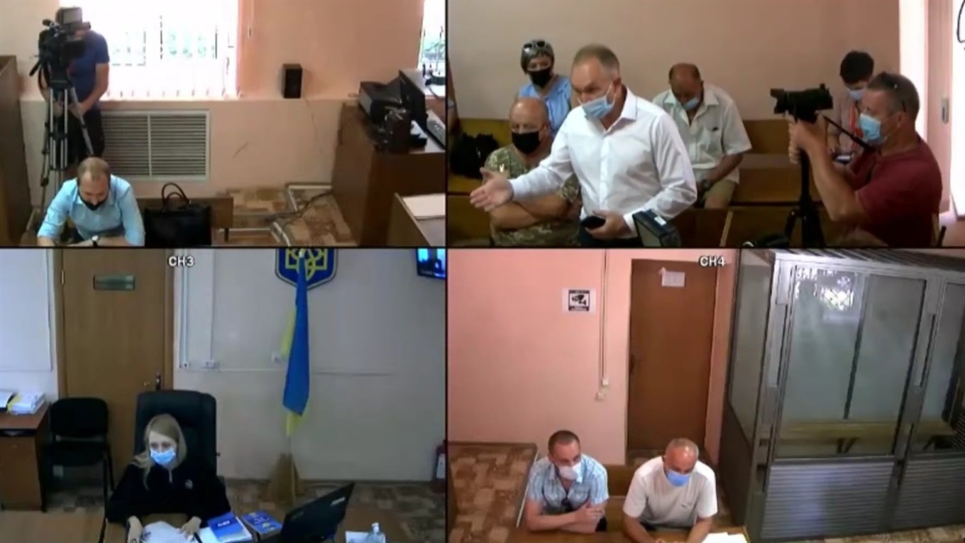 Бова прийшов і намагався тиснути на суд!