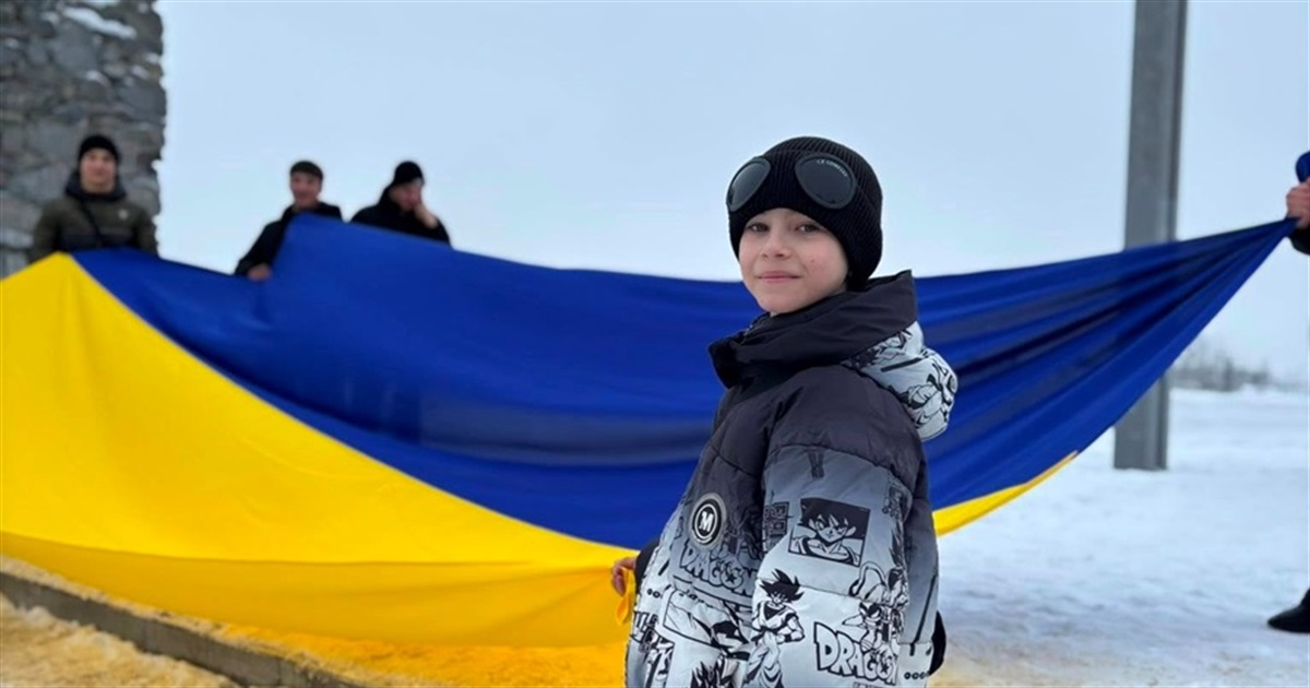 Молодь Звягеля утворила "живий ланцюг єднання" на День Соборності України