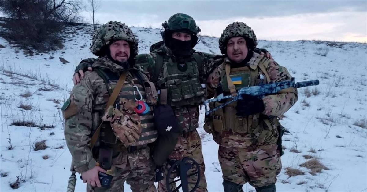 Привітаймо захисників із Різдвом, разом закриємо збори їм на авто, тепловізор та дрони