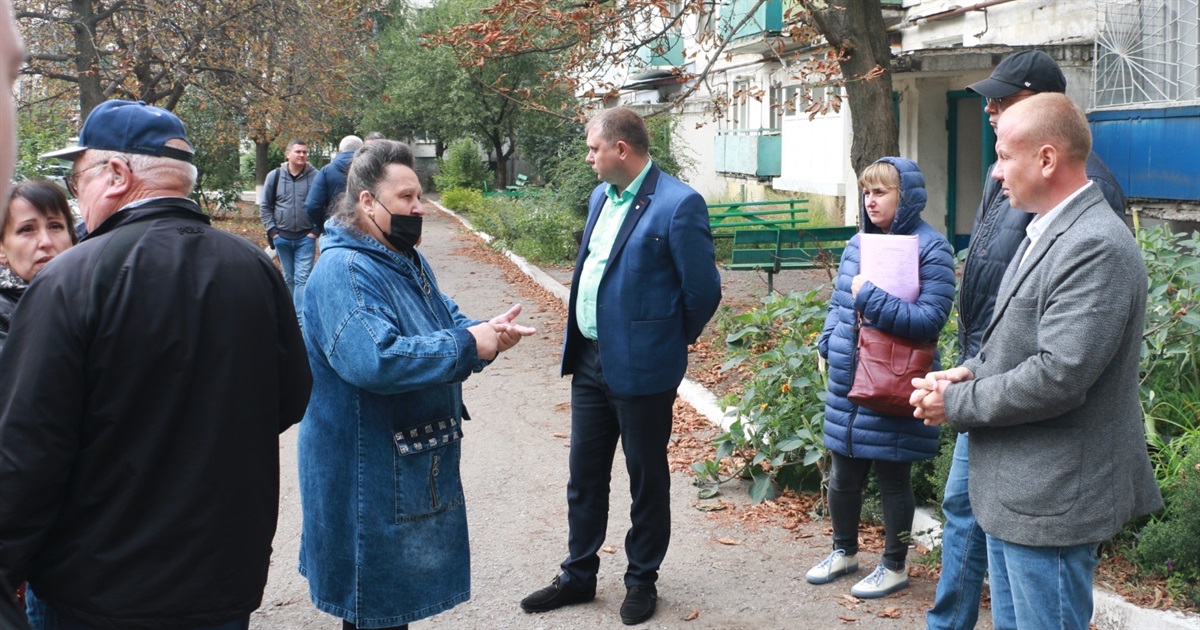 Фекалії у квартирі: у Гірській громаді шукають винних та намагаються розв'язати проблему