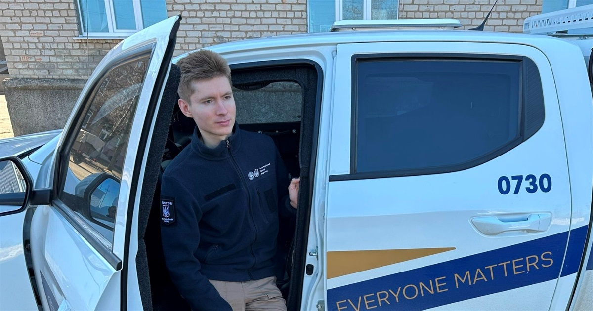 «Я думав, що помру». Француз-історик кинув Париж і вивозить людей із прифронтових міст Донеччини