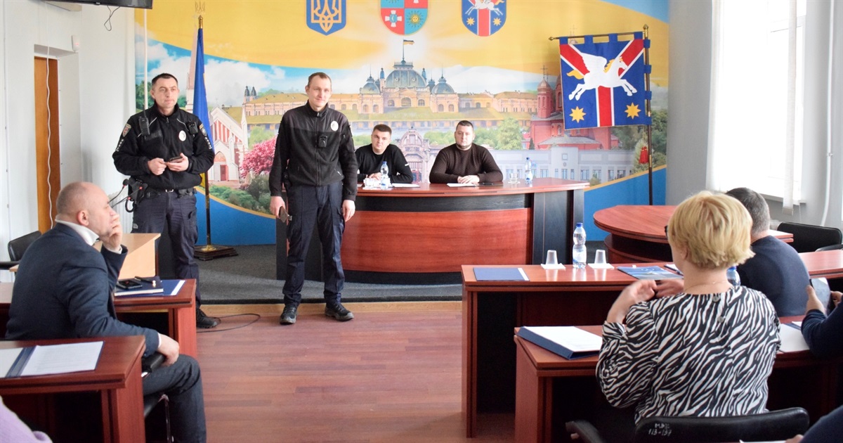 Поліцейські офіцери громади Михайло Божа і Богдан Рубанський прозвітували за рік роботи