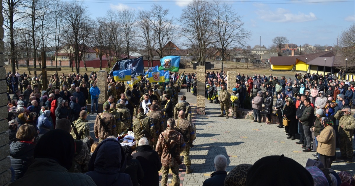 У Володимирці поховали загиблого земляка з почестями