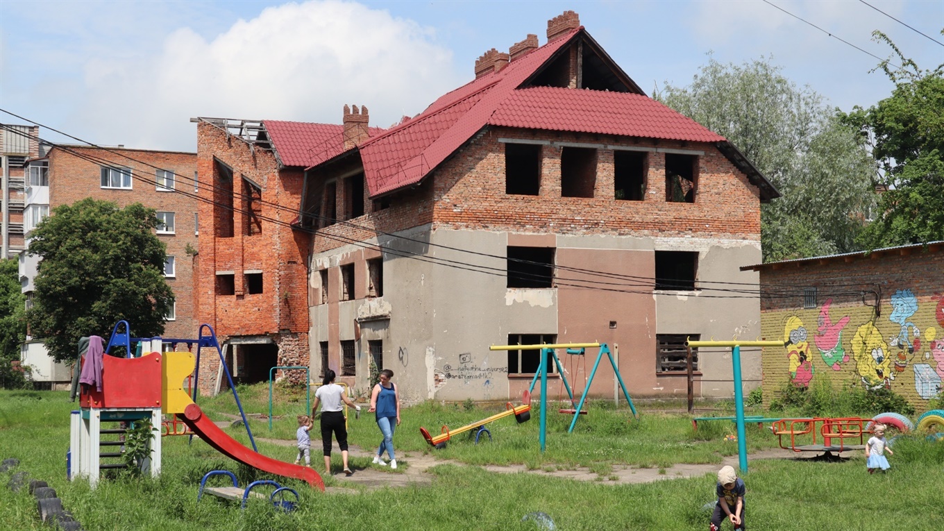 Три споруди Червонограда, які могли б стати його окрасами. Але поки що вони – більмо на оці міста