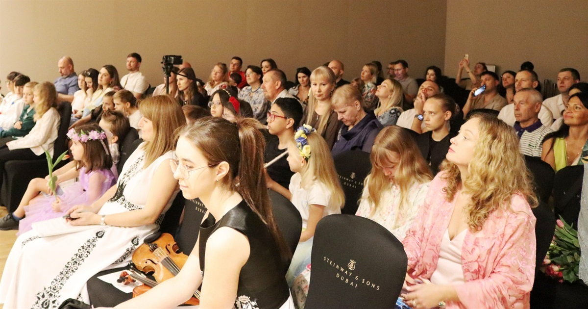 Музика для тих, хто дарує життя: українці в ОАЕ організували захід до Дня матері