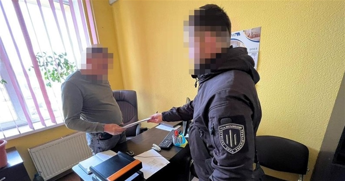 ДБР підозрює трьох митників Житомирщини у незаконному розмитненні автівок на мільйон гривень