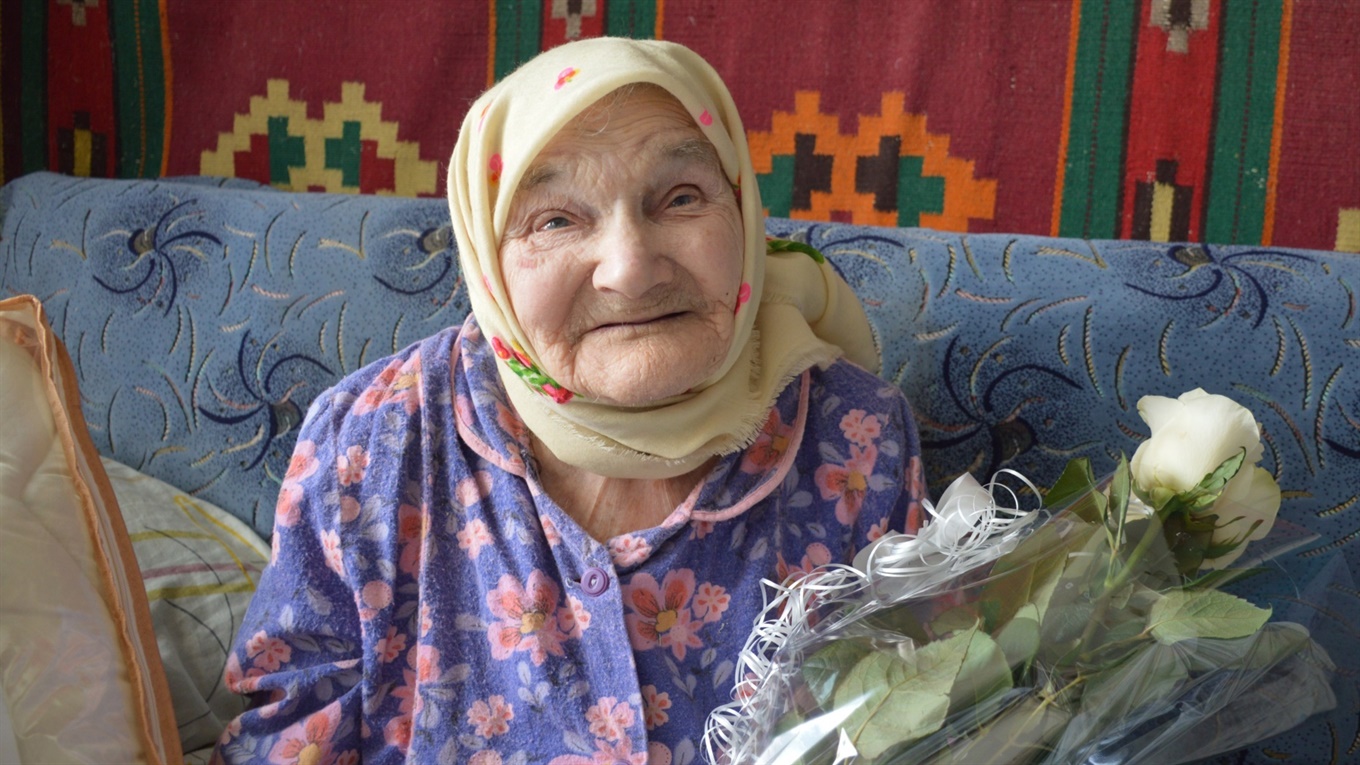 Жительці Нежуриного, що на Сватівщині, яка пережила війну і примусові роботи, виповнилося 100 років