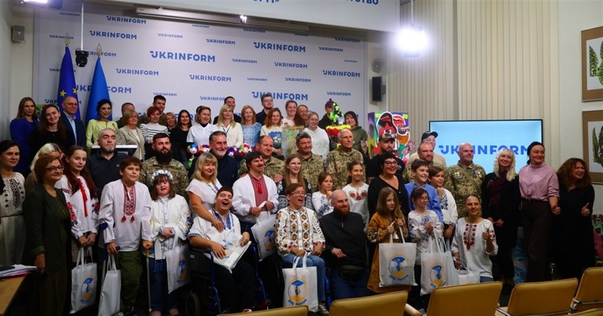 Пліч-о-пліч заради життя: як мистецтво об’єднало воїнів і дітей