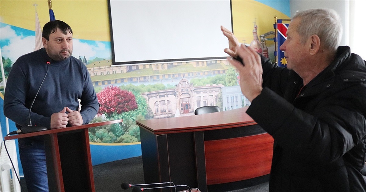 17 годин у темряві: жмеринчани вимагають чесних графіків і погрожують перекрити дорогу