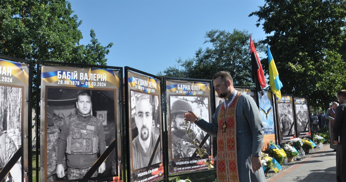 У Нагірянці, що на Чортківщині, відкрили Алею памʼяті Героїв