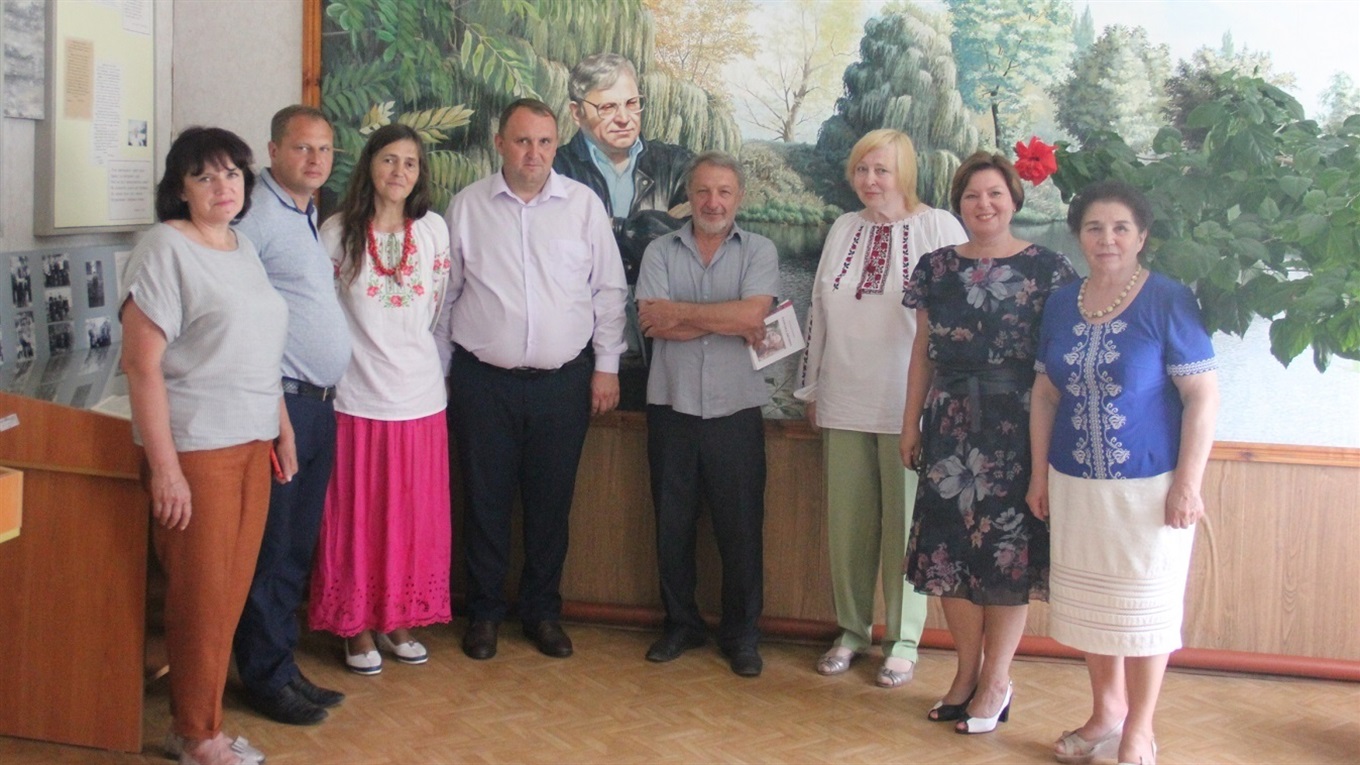 У Новій Греблі вручили премію імені Євгена Гуцала