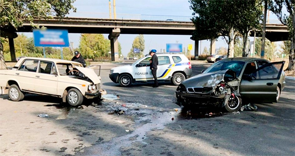 Поліцейські встановлюють обставини ДТП у Покровську