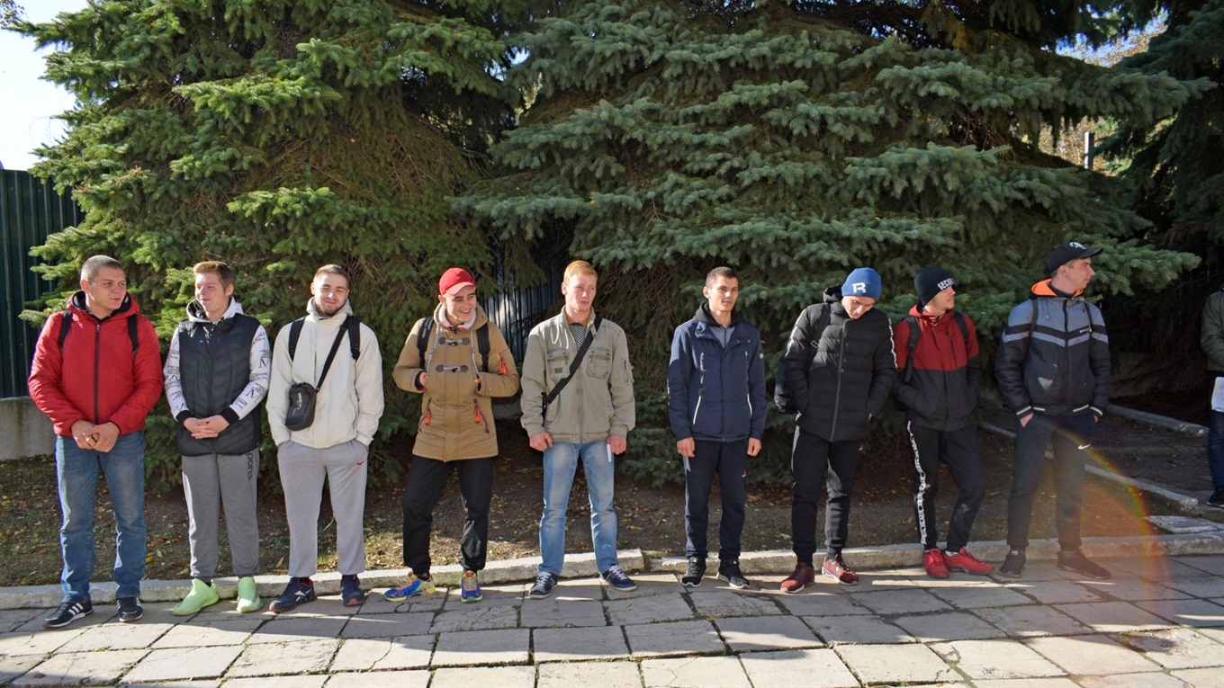 Жмеринка приєдналася до осіннього призову: 10 молодих хлопців пішли на службу