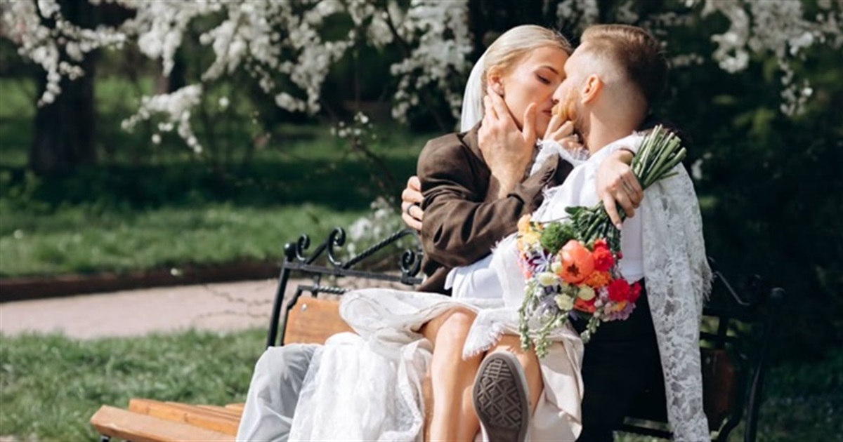 Військовий Павло Вишебаба одружився. Свій перший день у шлюбі пара провела, гуляючи Тернополем