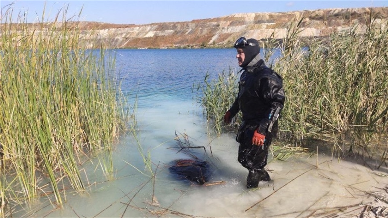 У Волноваському районі водолази витягли з водойми тіло чоловіка