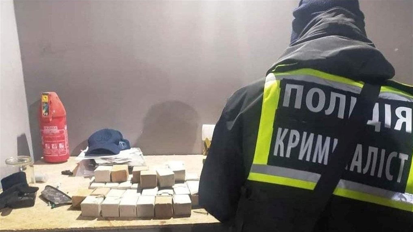 Майже 800 набоїв виявили у жителя села Леляки: чоловік відмовився пояснювати звідки вони
